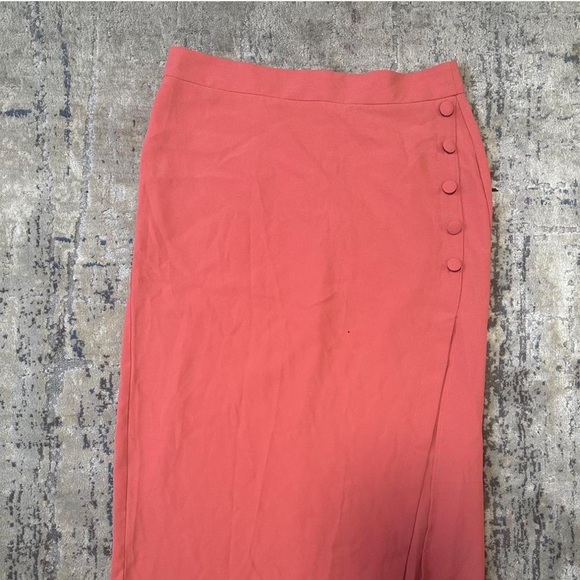 Elegant Coral Button-Detail Skirt - Picture 4 of 8